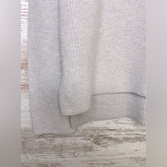 Athleta Light Grey Rest Day Hoodie Sweater Sz small great blend!  LIKE NEW! - Picture 4 of 9